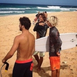 Yago Dora e Jack Robinson no North Shore com Ricardinho (E)