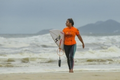 Etapa da Taça Brasil registra disputas em altas ondas nesta quinta-feira (30), na Guarda do... Etapa da Taça Brasil registra disputas em altas ondas nesta quinta-feira (30), na Guarda do...