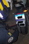 Homens conduzindo motos esportivas são presos durante a madrugada na BR-101 em Palhoça