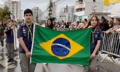 Com novo local, desfile cívico reúne mais de 3 mil pessoas