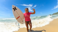 Tainá Hinckel é campeã sul-americana e embarca em nova competição pela WSL