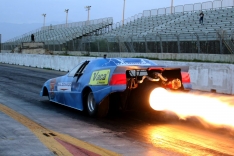 Palhocense pilota carro projetado por astro de TV em evento no México