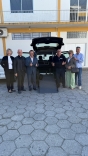 Deputado Sérgio Guimarães entrega veículo adaptado para asilo em Palhoça