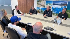Prefeitura de Palhoça sedia reunião com foco no desenvolvimento do surfe