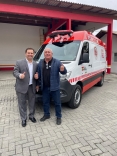 Deputado estadual Sérgio Guimarães entrega nova ambulância para Palhoça