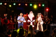 Abertura oficial do Natal encanta o público na Praça 7 de Setembro