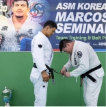 Mestre de jiu-jitsu radicado em Palhoça ministra seminário na Coréia do Sul