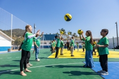 Escola Básica Municipal Nossa Senhora de Fátima ganha quadra esportiva revitalizada