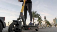 Nova regra exigirá CNH, placa e capacete para ciclomotores em 2026