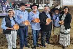 Antônio Hillesheim prestigia e apoia o Rodeio Internacional do CTG Os Praianos