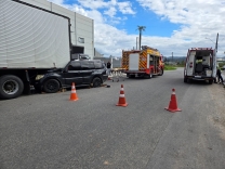 Acidente de trânsito mobiliza bombeiros no bairro Pacheco