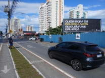 Campanha sobre representatividade política ganha as ruas de Palhoça com a instalação de outdoors