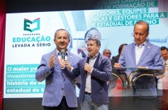 Camilo participa do lançamento do programa Educação Levada a Sério ao lado do governador